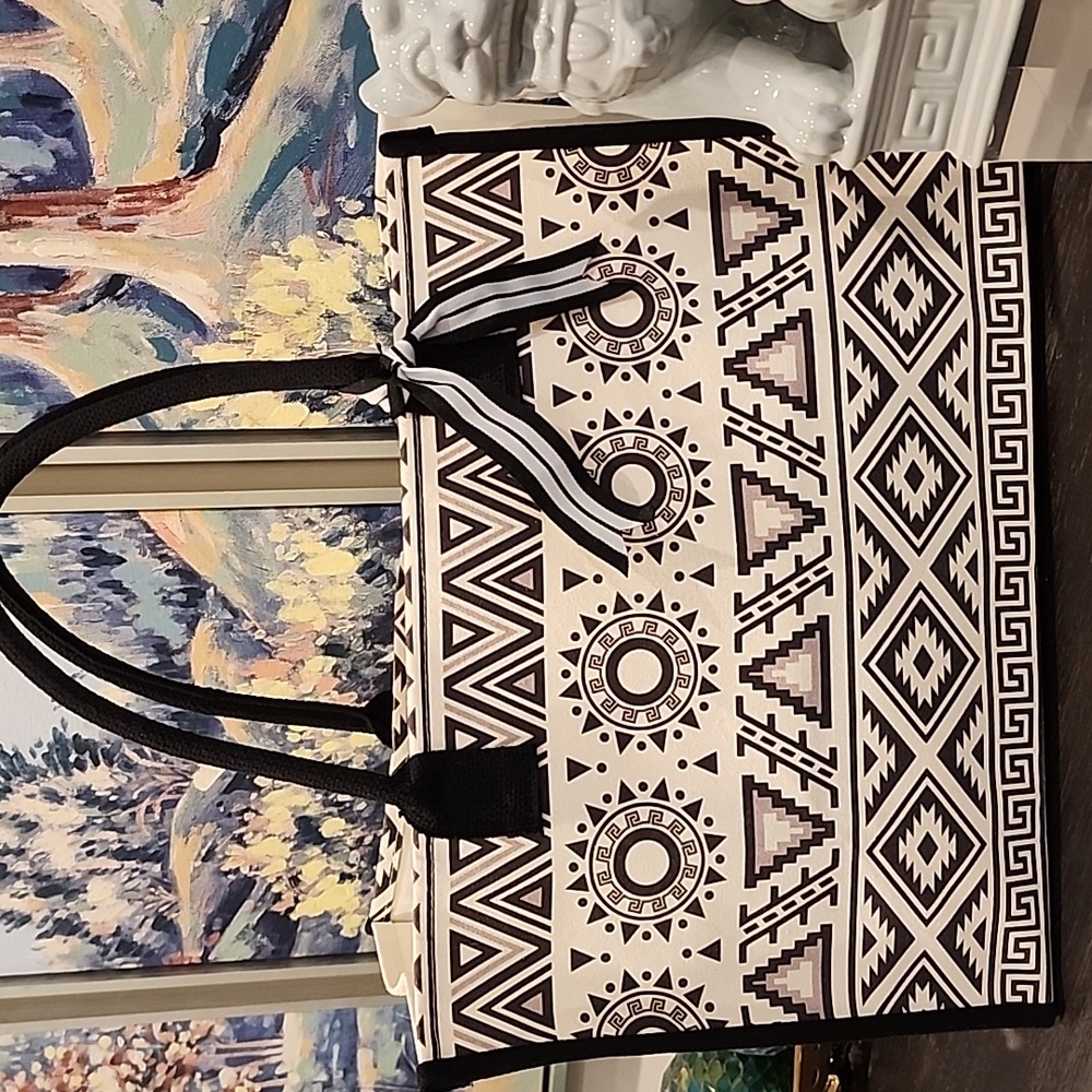 BRAND NEW Large Capacity Tan And Black Aztec Design Canvas Tote Bag